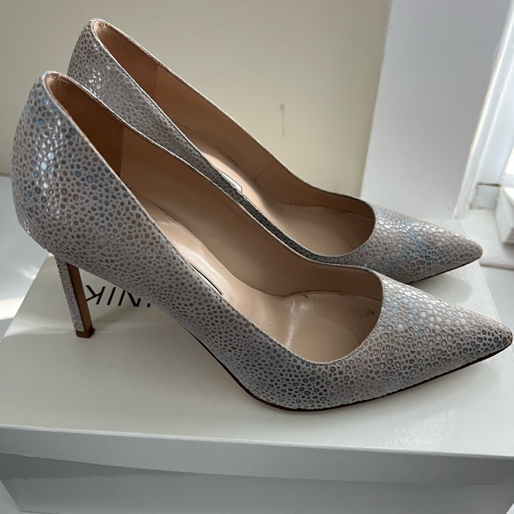 Manolo Blahnik pumps, “Lavender and White” with hints of blue